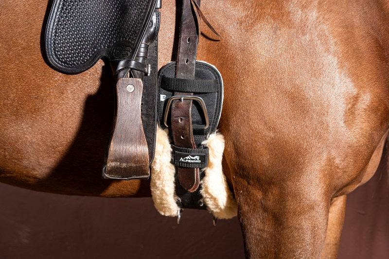 AlpenPad Pro Line Westernsattelgurt – Lammfell