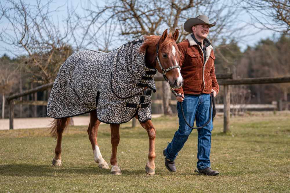 AlpenPad – Fleece Horsecooler / Abschwitzdecke mit Halsteil Leo