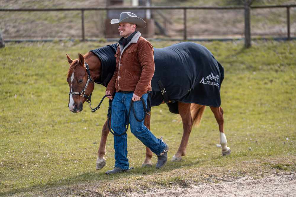 AlpenPad – Fleece Horsecooler / Abschwitzdecke mit Halsteil schwarz