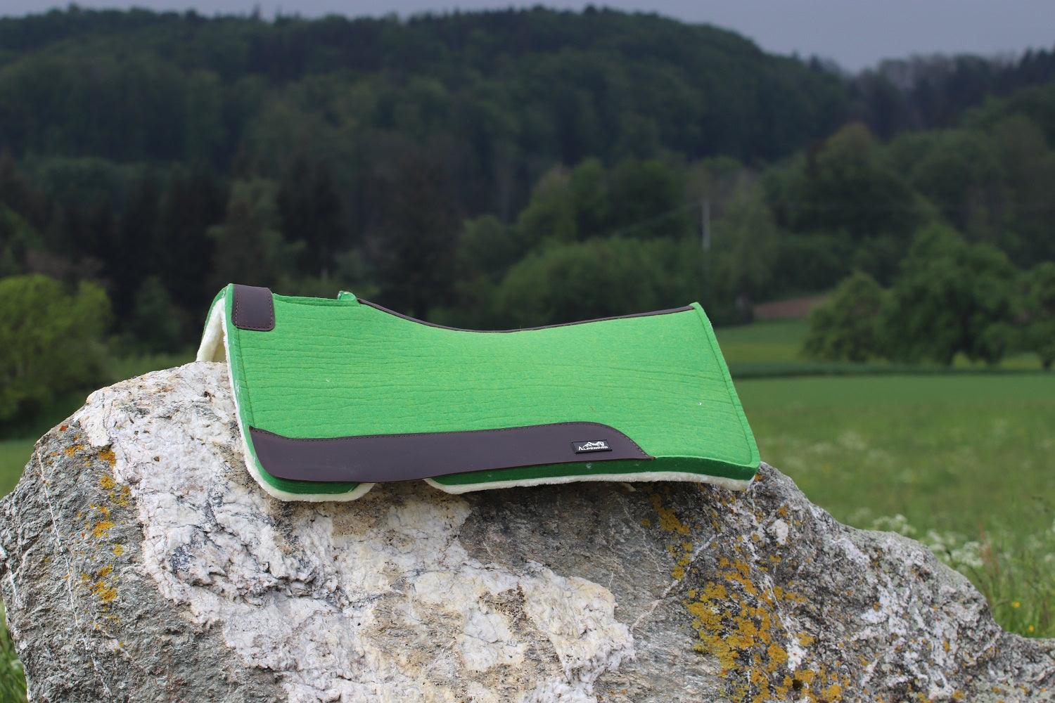 AlpenPad Comfort Line – Performance Filzpad mit Fellunterseite – Grün - Horse_Art_Bodensee